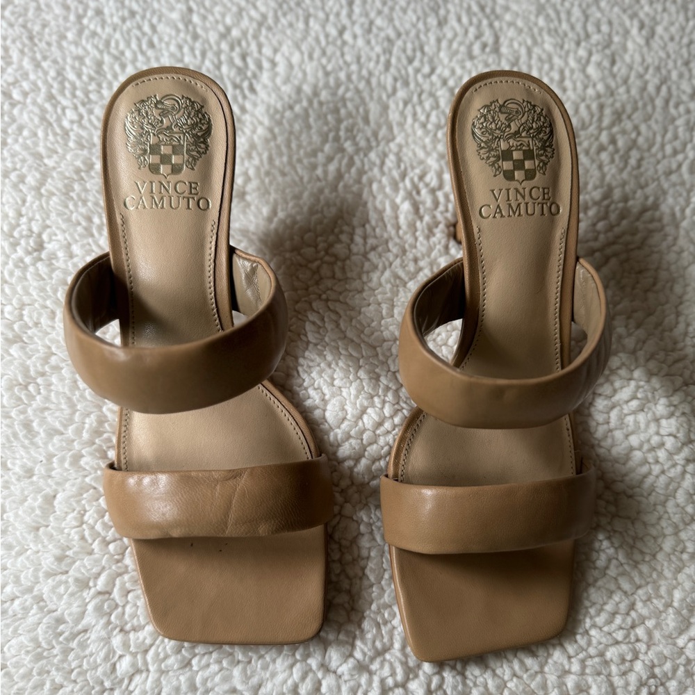 Vince Camuto 6 Brown/Tan Small Heels